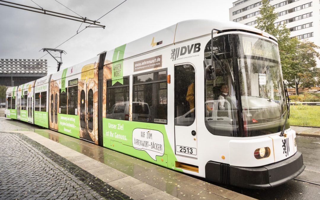 Landwirte und Bäcker bringen Ährenwort-Straßenbahn auf die Gleise