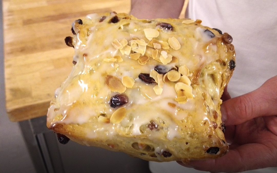 Backen mit Ährenwort-Bäcker Andreas Wippler: So aufwändig ist das Osterbrot